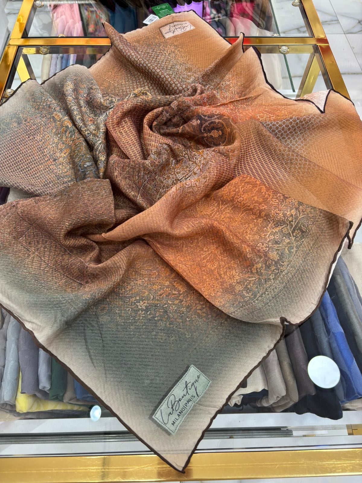 La Boutique Yeni Sezon Desenli Güz Yaz Serinliği Eşarp 01