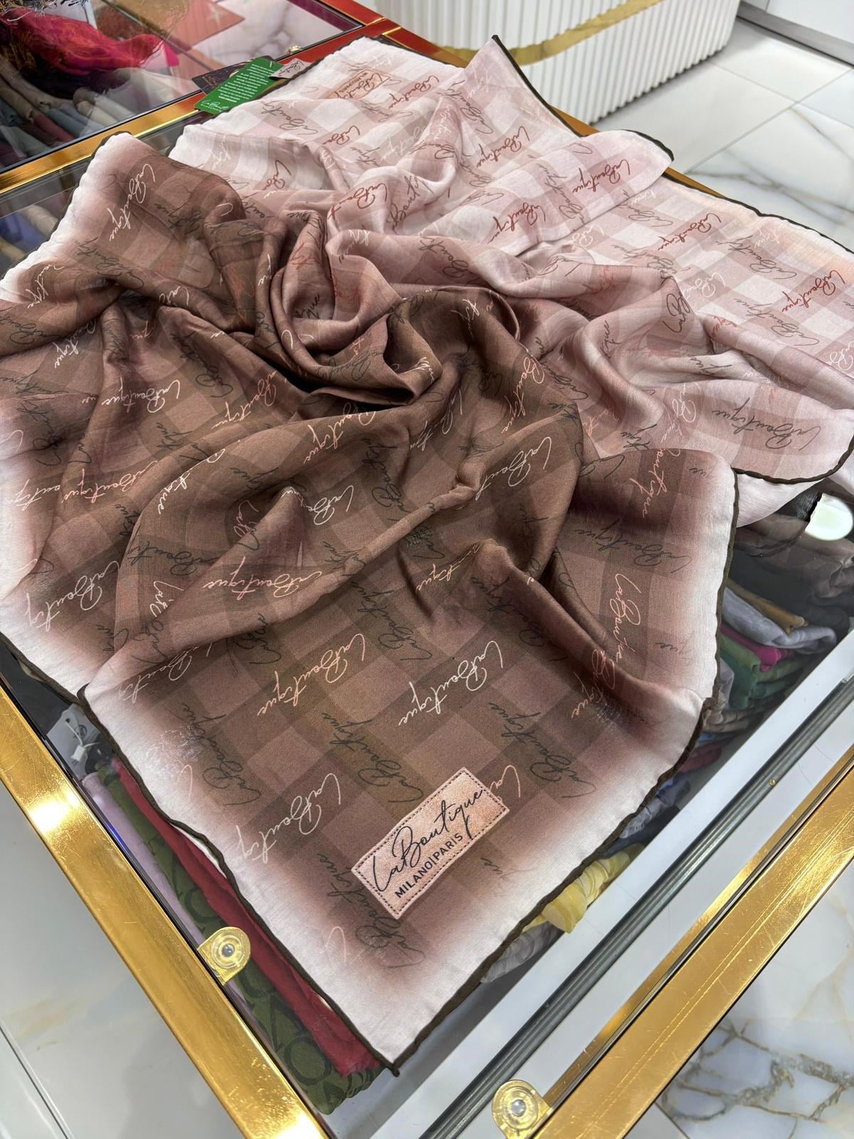 La Boutique Yeni Sezon Desenli Güz Yaz Serinliği Eşarp 02