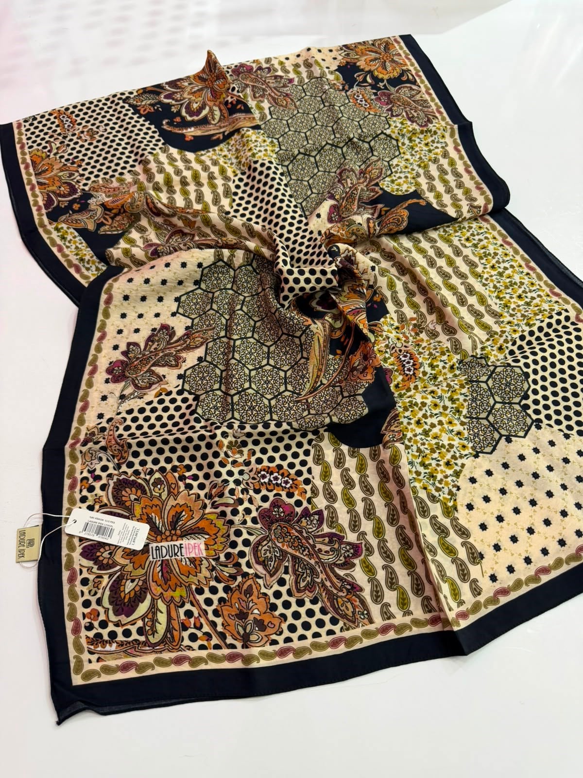Ladure Premium Seri Şal 01
