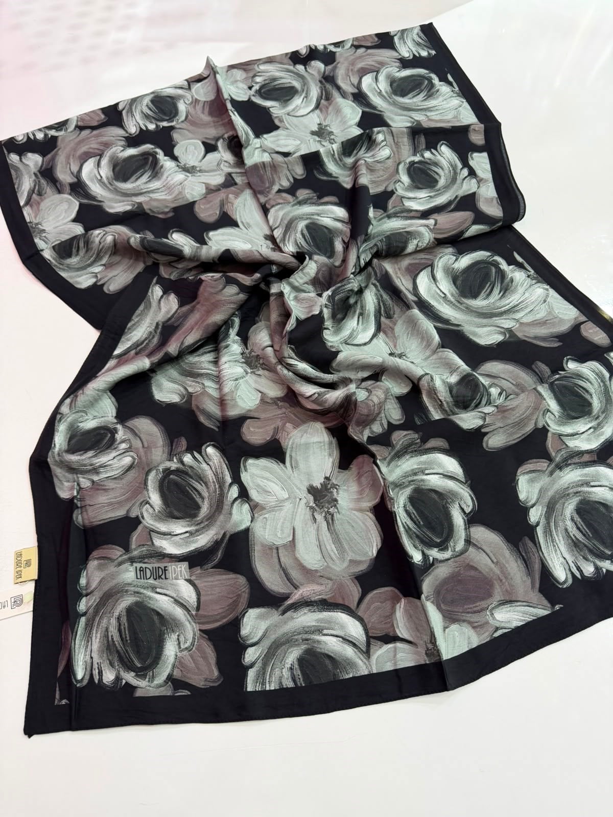Ladure Premium Seri Şal 18
