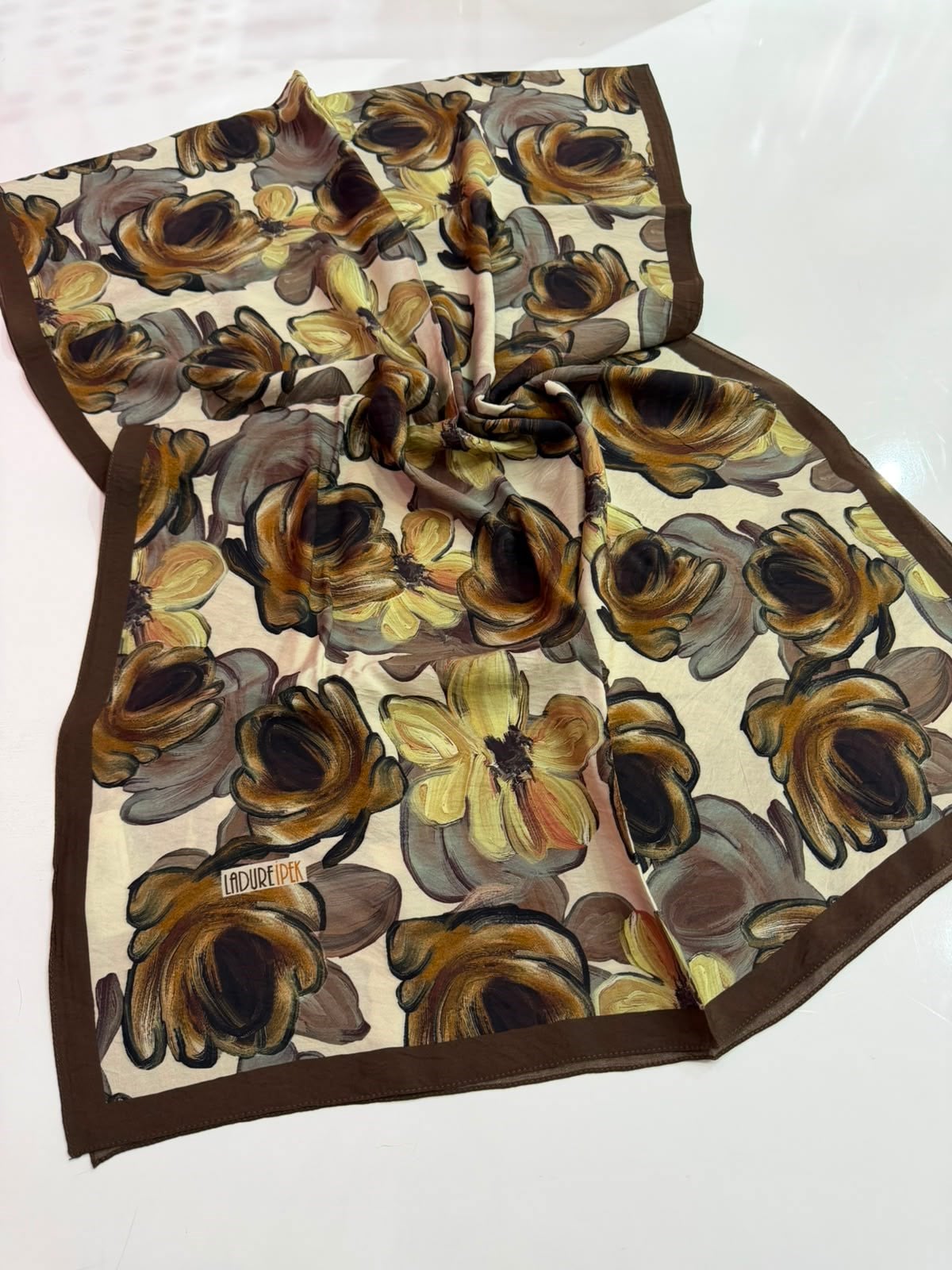 Ladure Premium Seri Şal 19