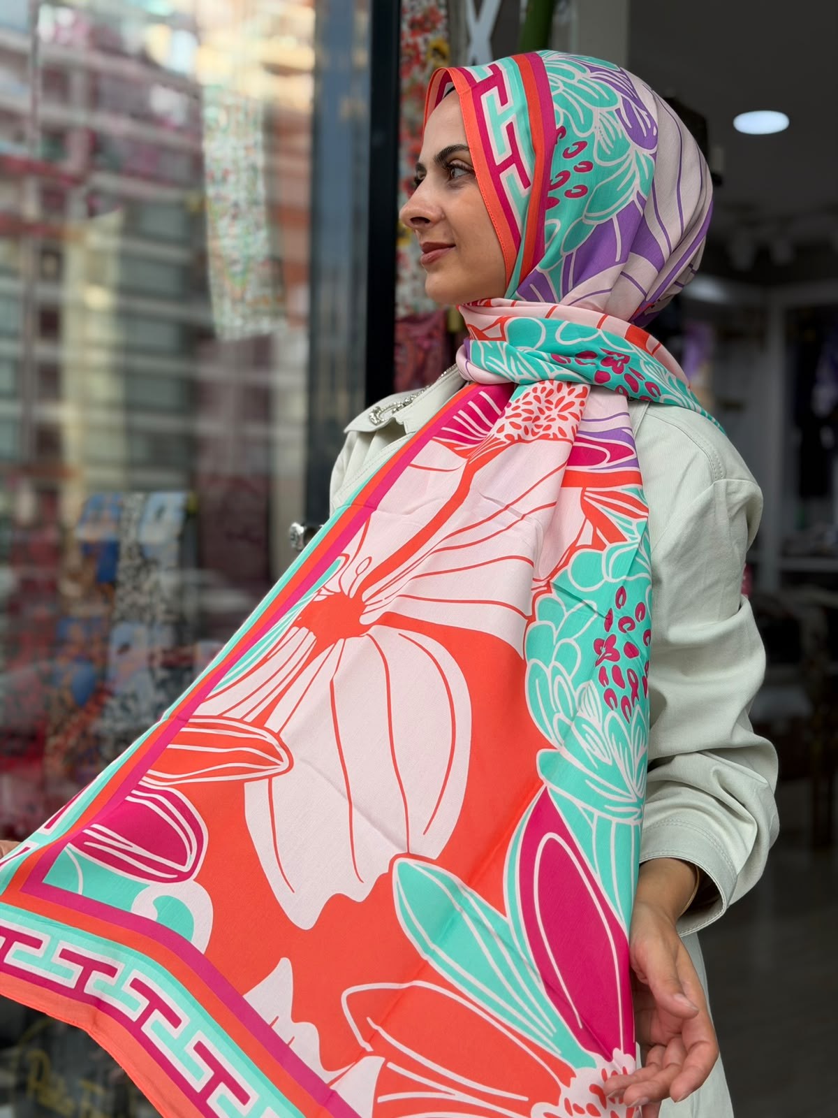 Sisley Desenli Floş Viskon Şal 09