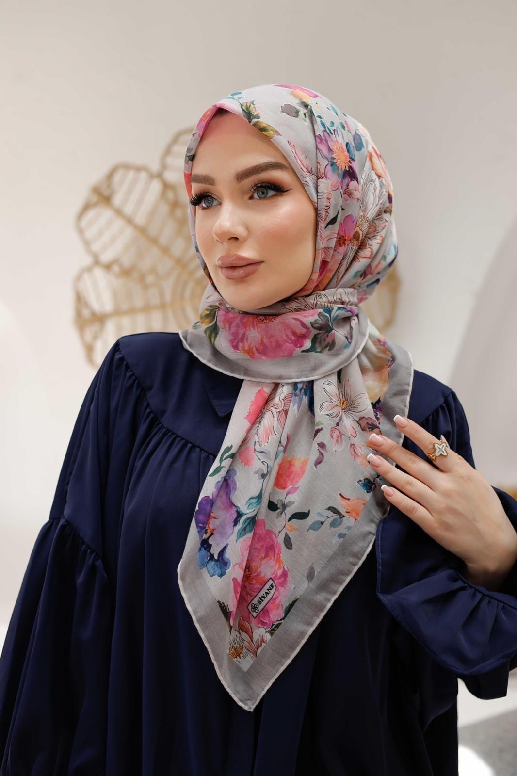 Siyane Desenli Natural Eşarp 04