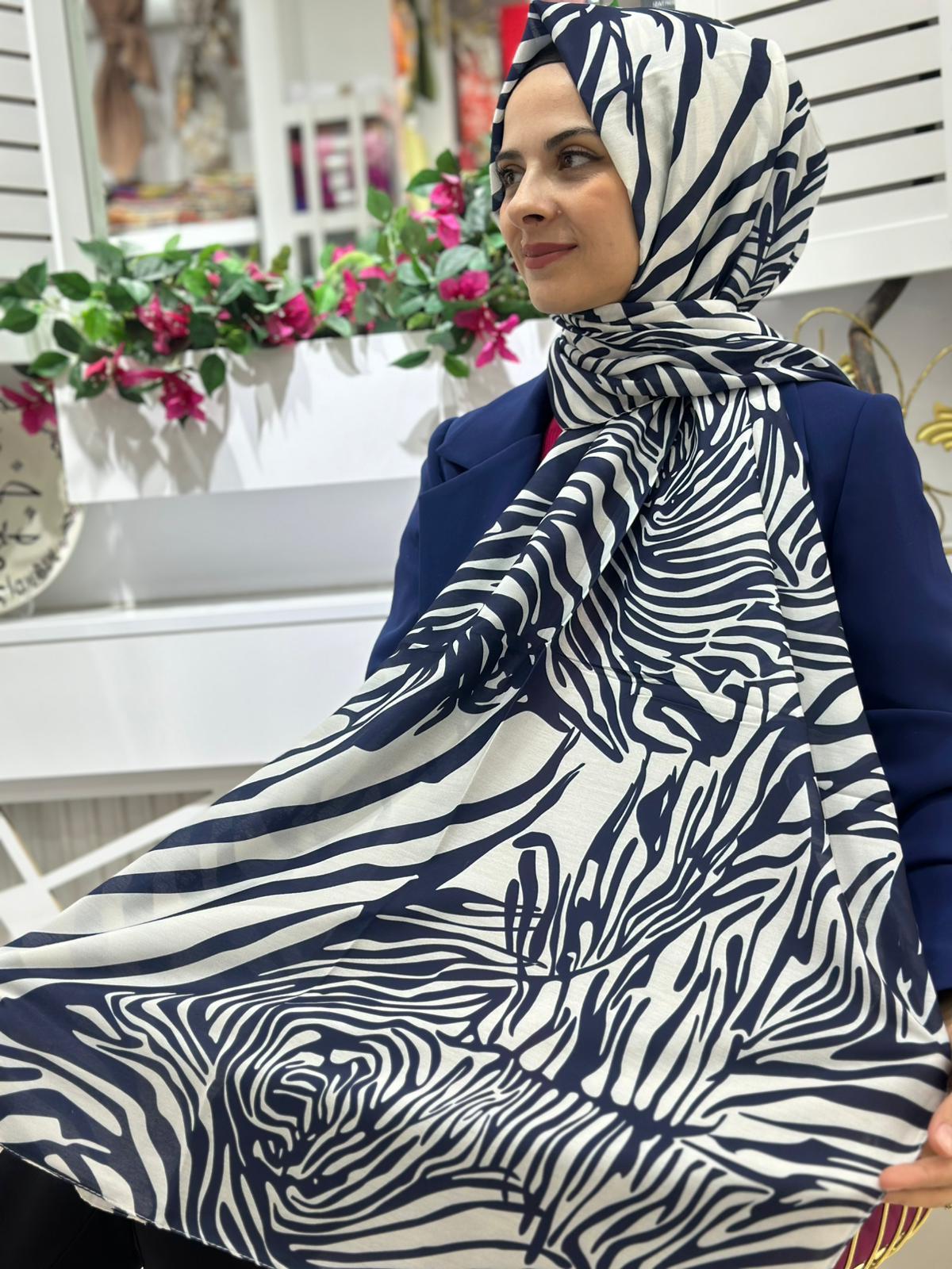 Siyane Desenli Pamuk Şal Lacivert Beyaz Rengi