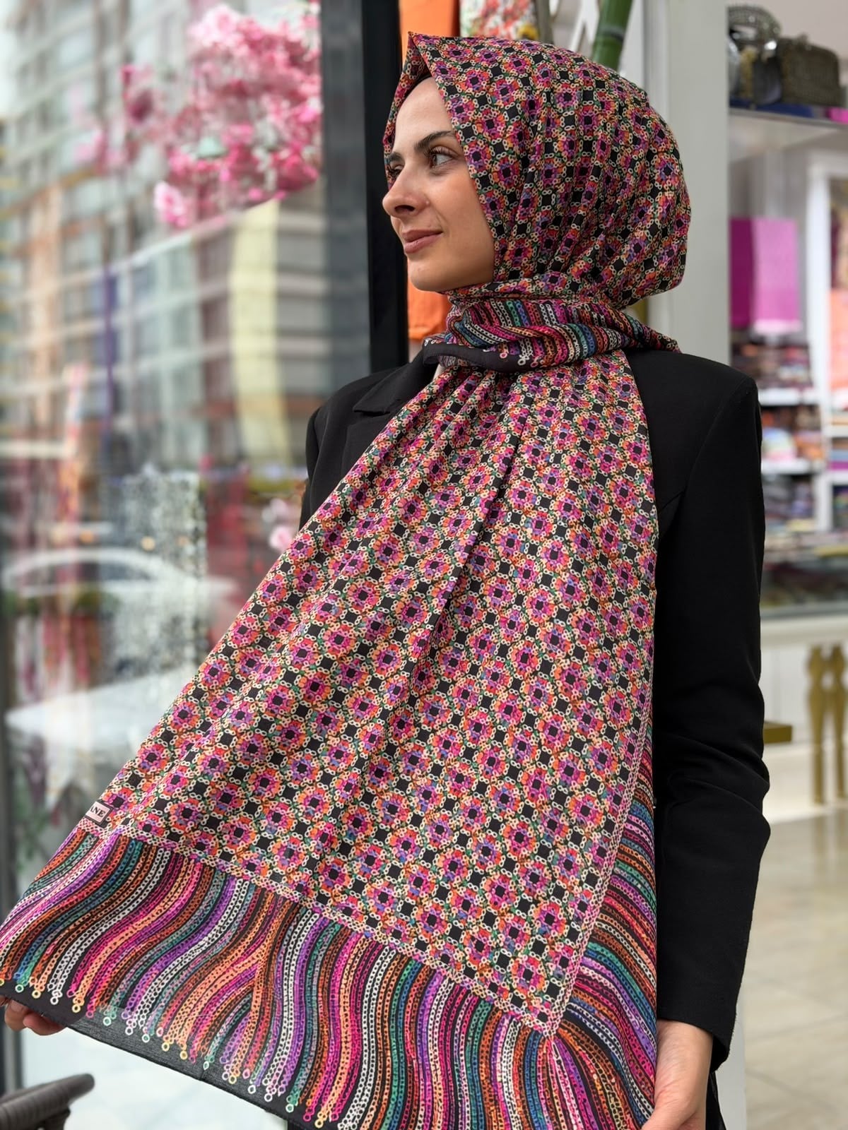 Siyane Desenli Şal