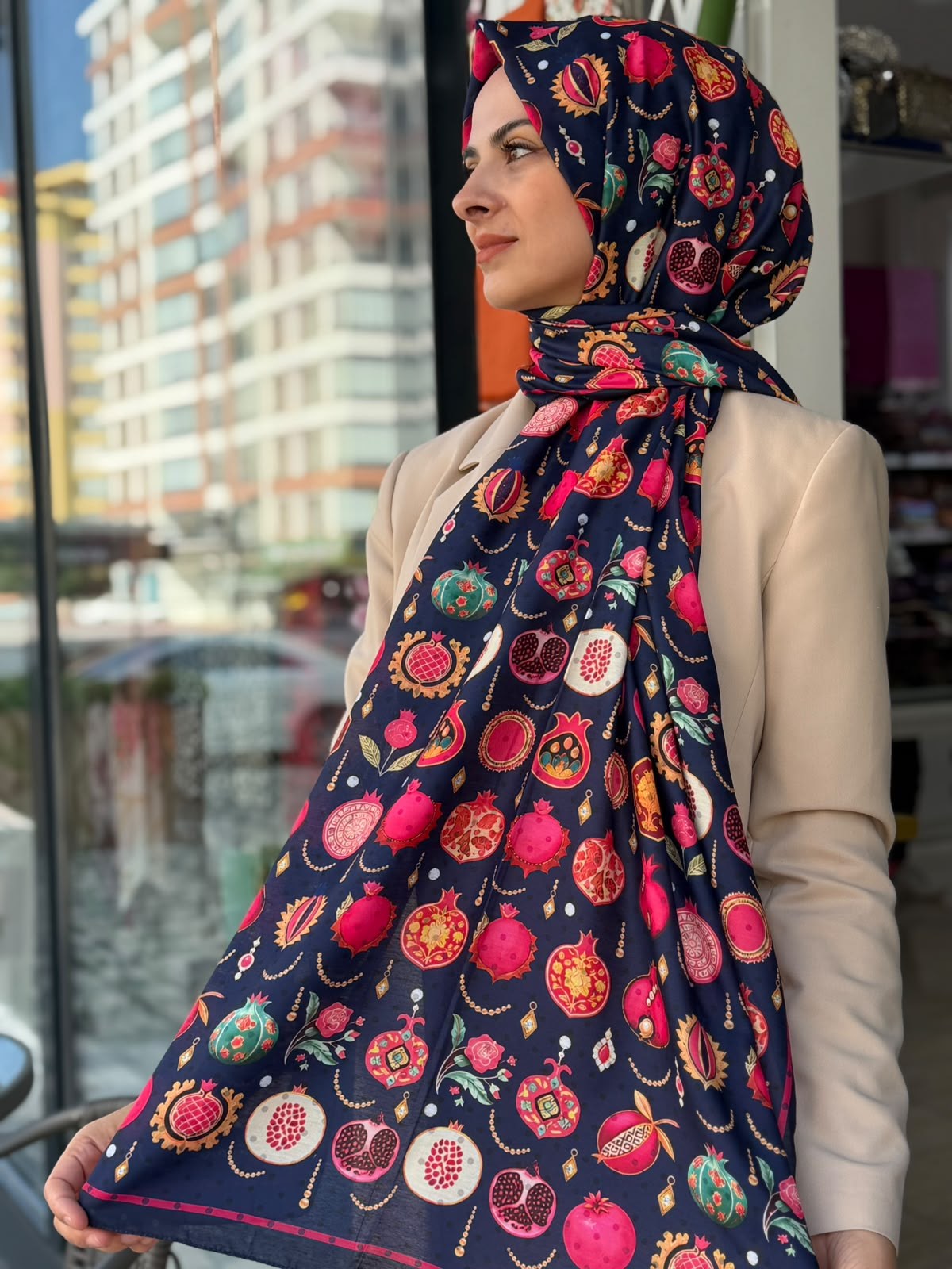 Siyane Desenli Şal