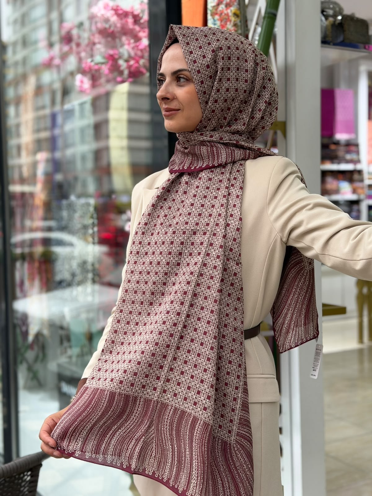 Siyane Desenli Şal