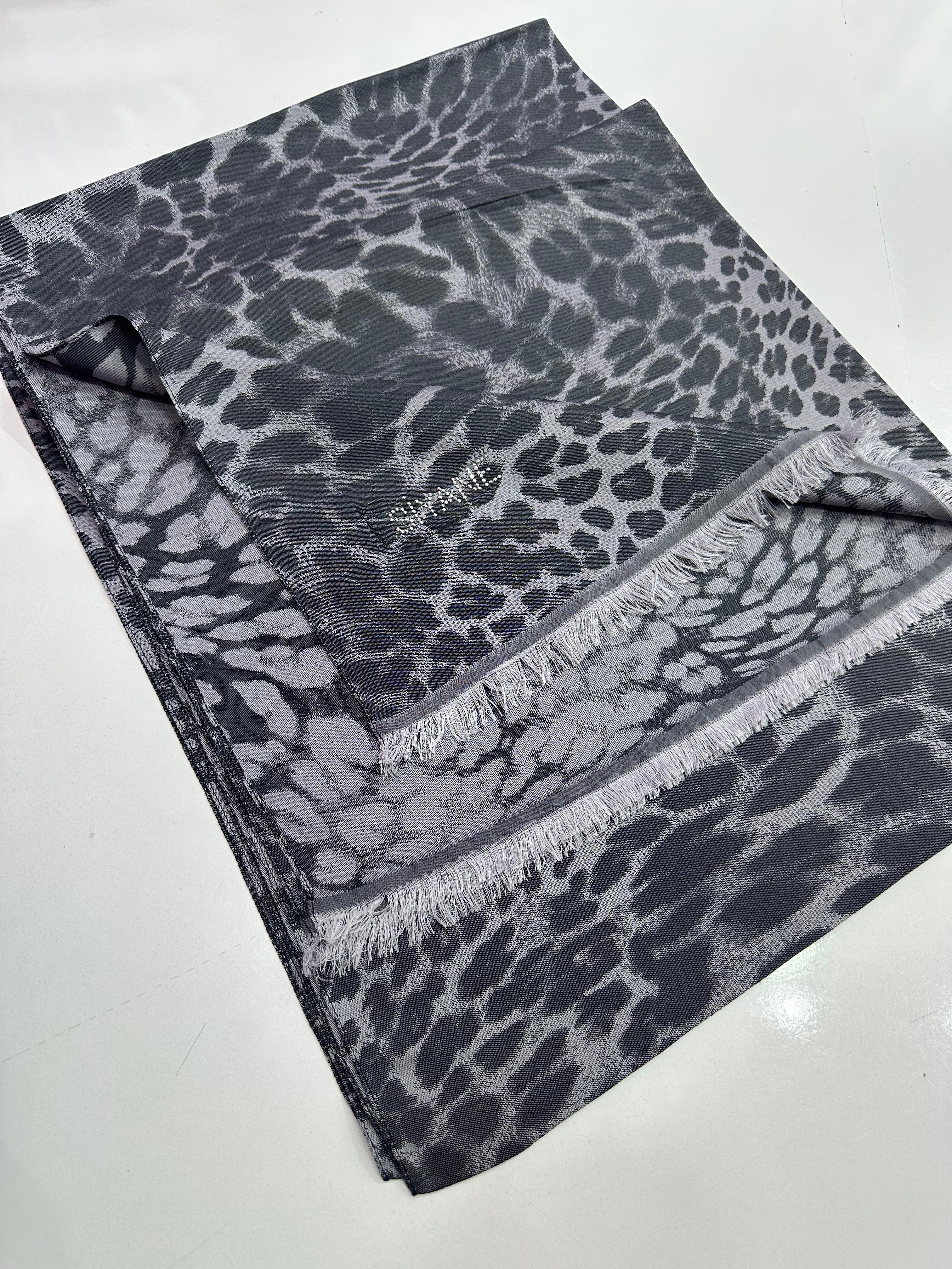 Siyane Leoparlı Desenli Şal Gri Rengi