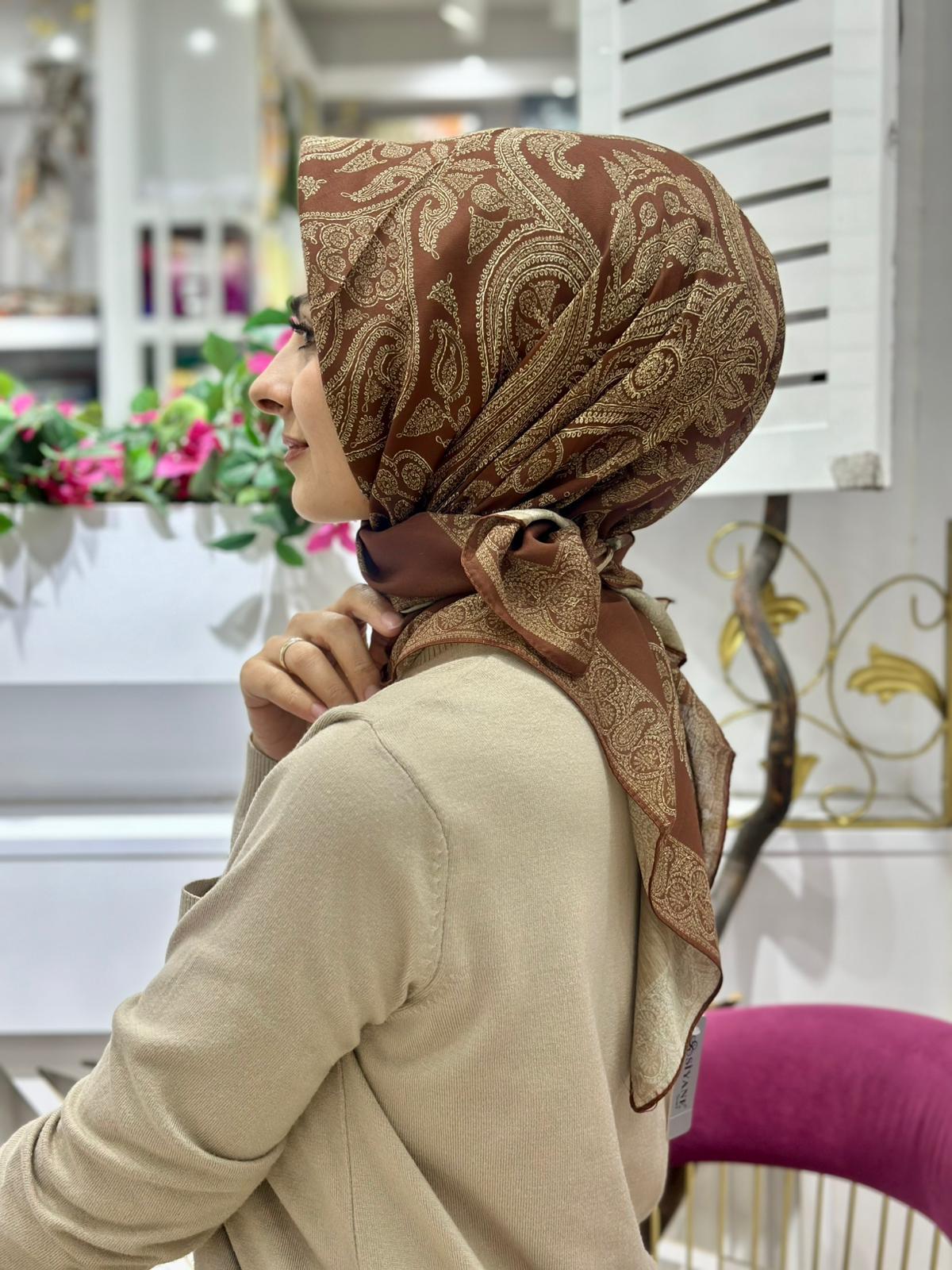 Siyane Motif Desenli Eşarp 02
