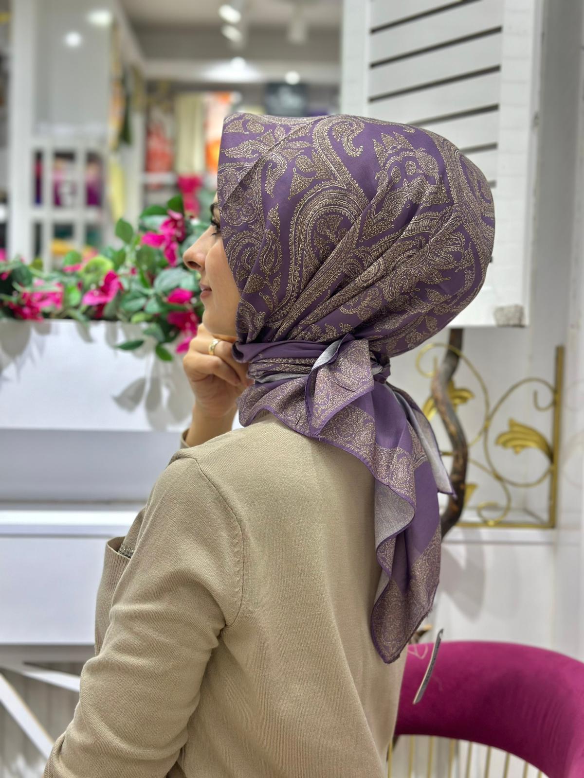 Siyane Motif Desenli Eşarp 16