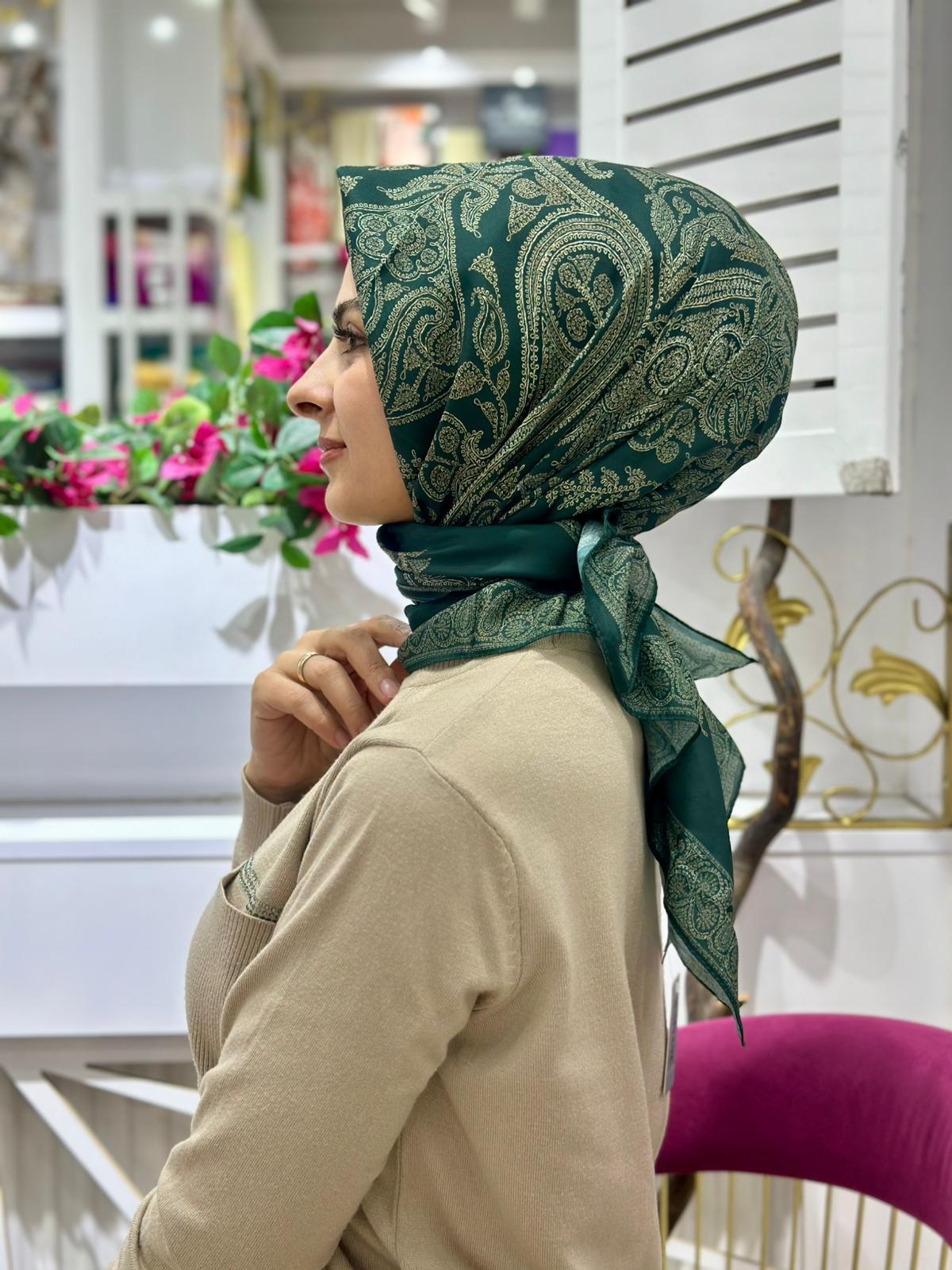 Siyane Motif Desenli Eşarp 18