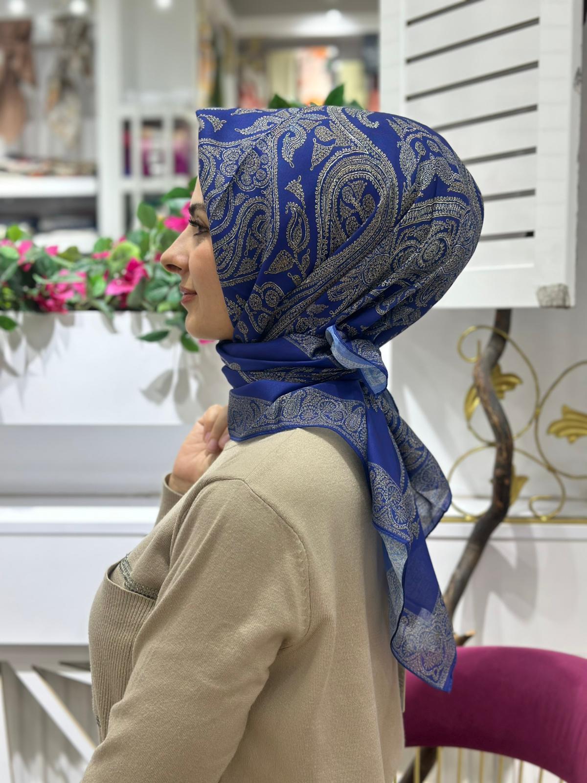 Siyane Motif Desenli Eşarp 21