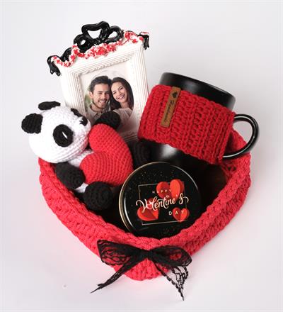 Ng Gifts Kişiye Özel Fotoğraflı Çerçeveli El Emeği Örgü Sepette Sevgililer Günü Hediye Seti