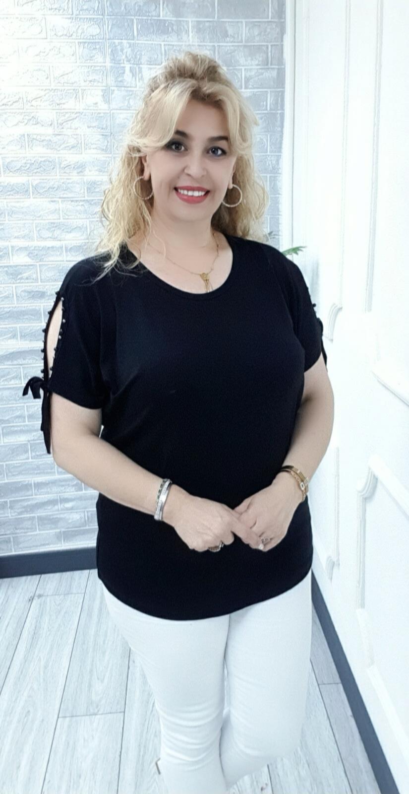 Kadın Omuzu İp ve İnci Detaylı Viskon BluzBüyük Beden Bluz