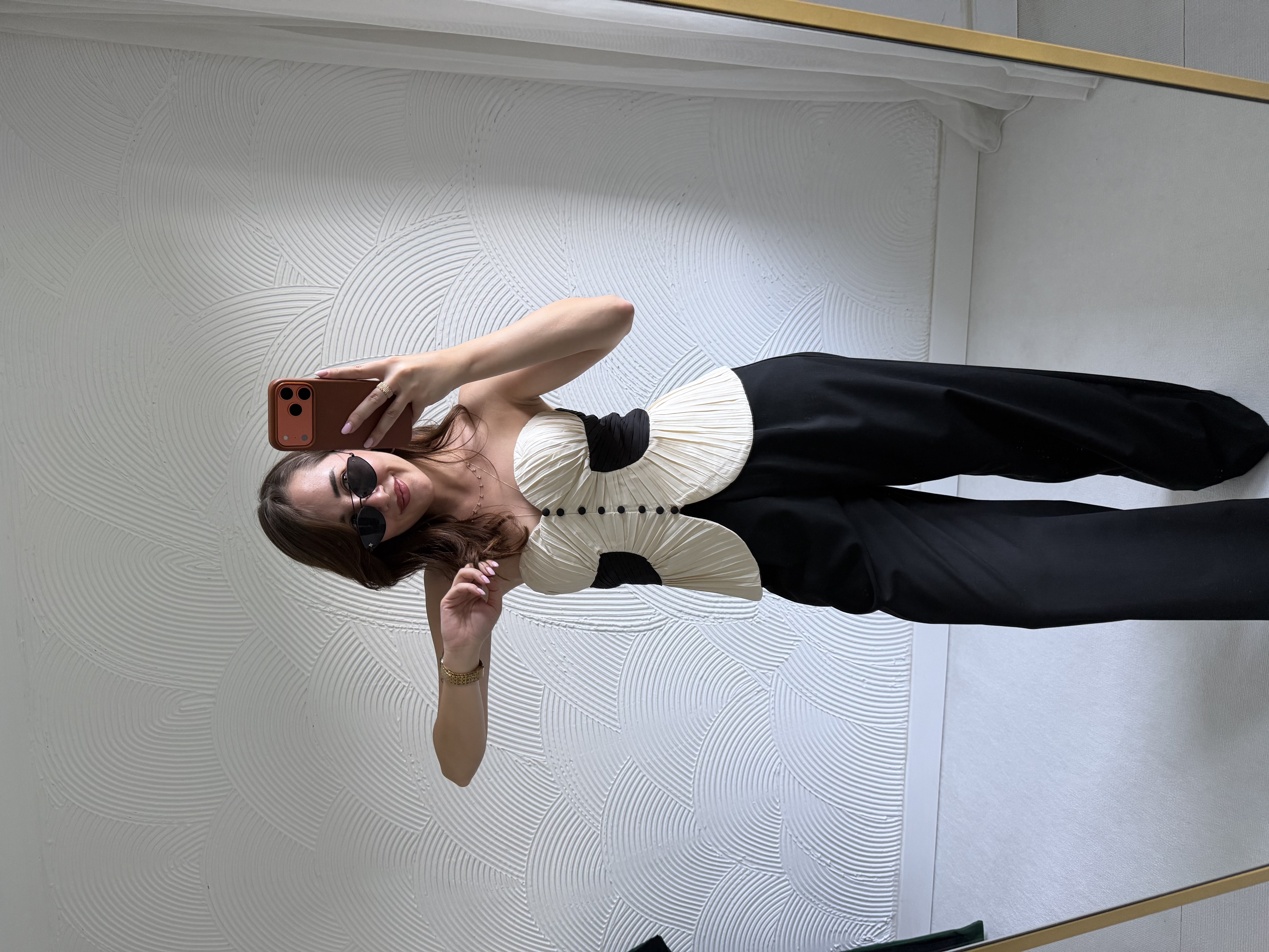 Nocturne Model Krem Siyah Korse 