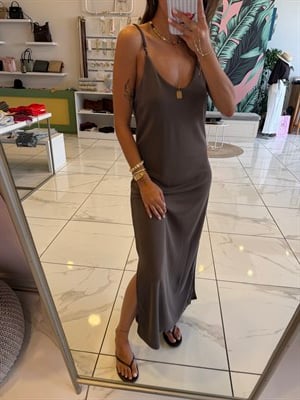 Kahve Modal Askılı Yırtmaçlı Elbise 