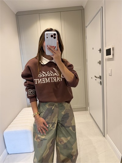 Polo Yaka Nakışlı Yazı Detaylı Kahve Sweatshirt