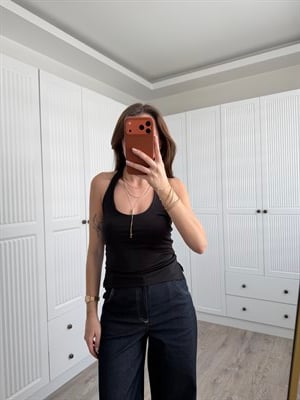 Siyah Halter Yaka Likralı Bluz