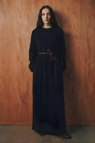 Dokulu Rahat Kesim Triko Elbise Siyah