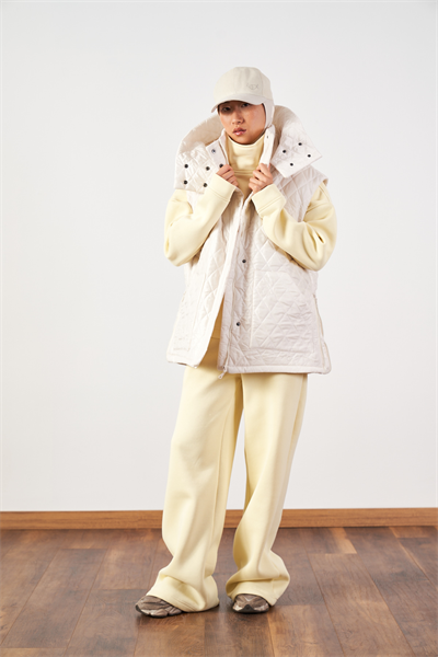 Geniş Kalıp Kapitone Şişme Kadın Yelek Ekru