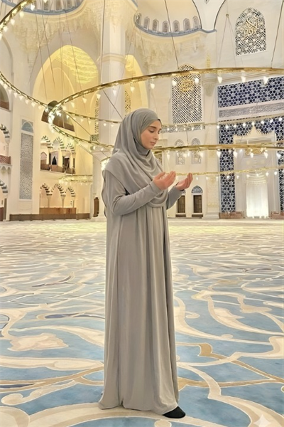 Hazır Şallı Tek Parça Namaz Elbisesi Açık Gri