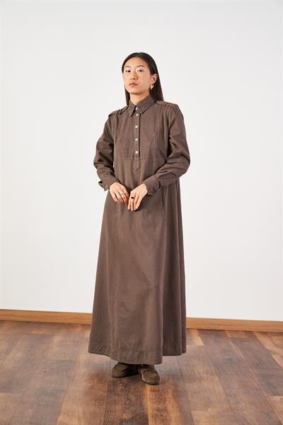 Oversize Kuşaklı Yaka Düğmeli Uzun Denim Tesettür Elbise Kahve