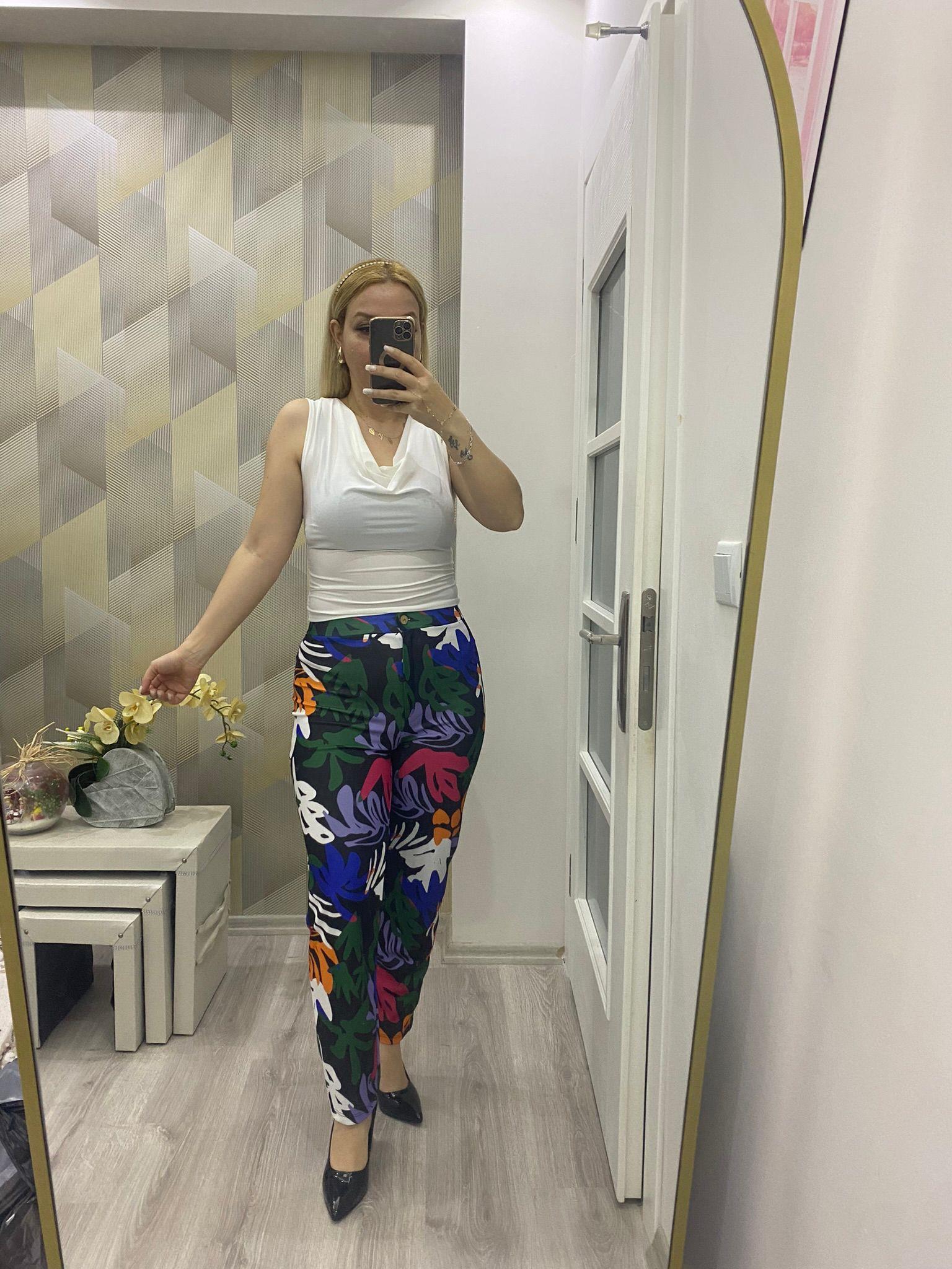 Degaje Yaka Sıfır Kol Bluz Beyaz