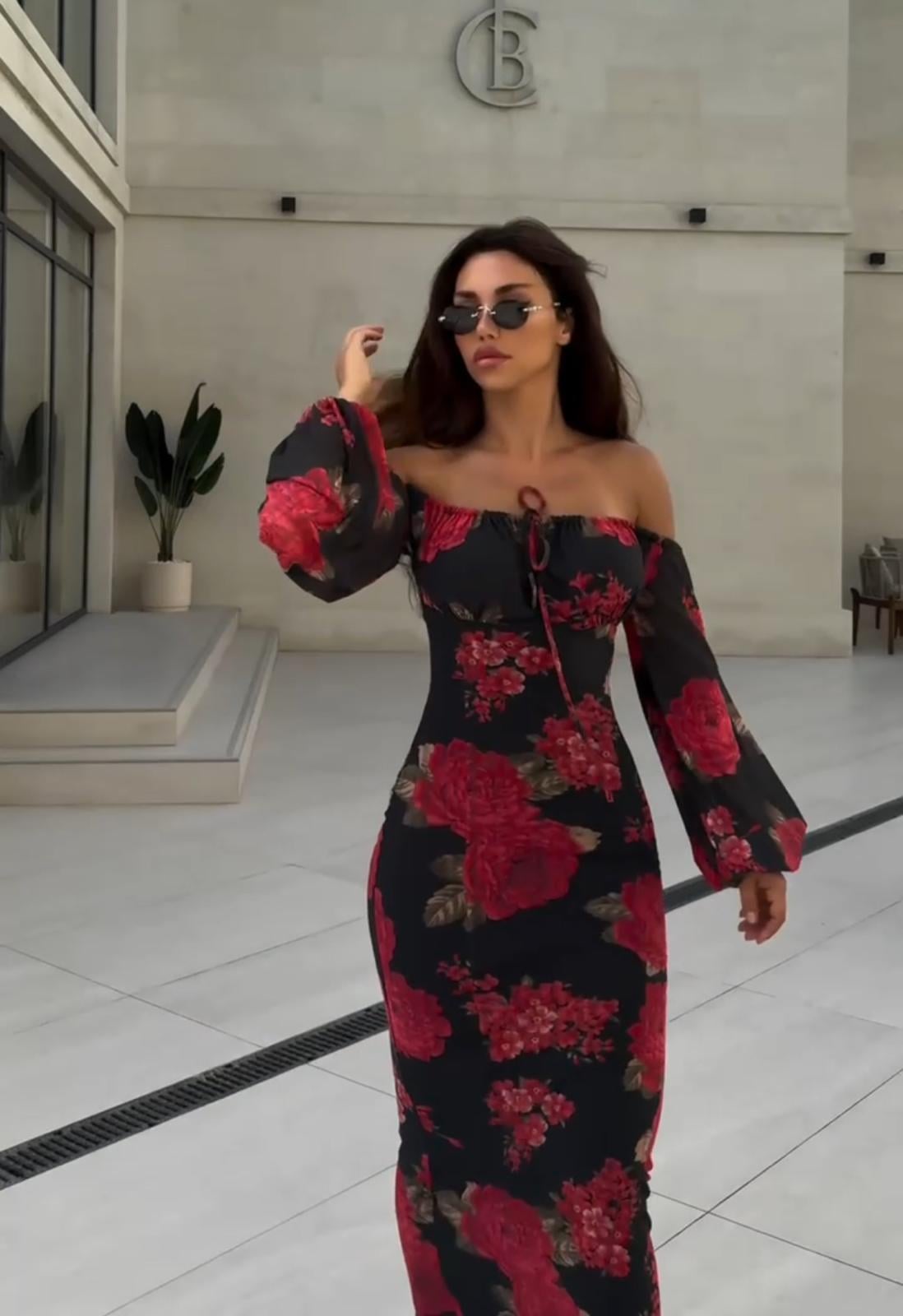 Madonna Yaka Gül Desenli Elbise 