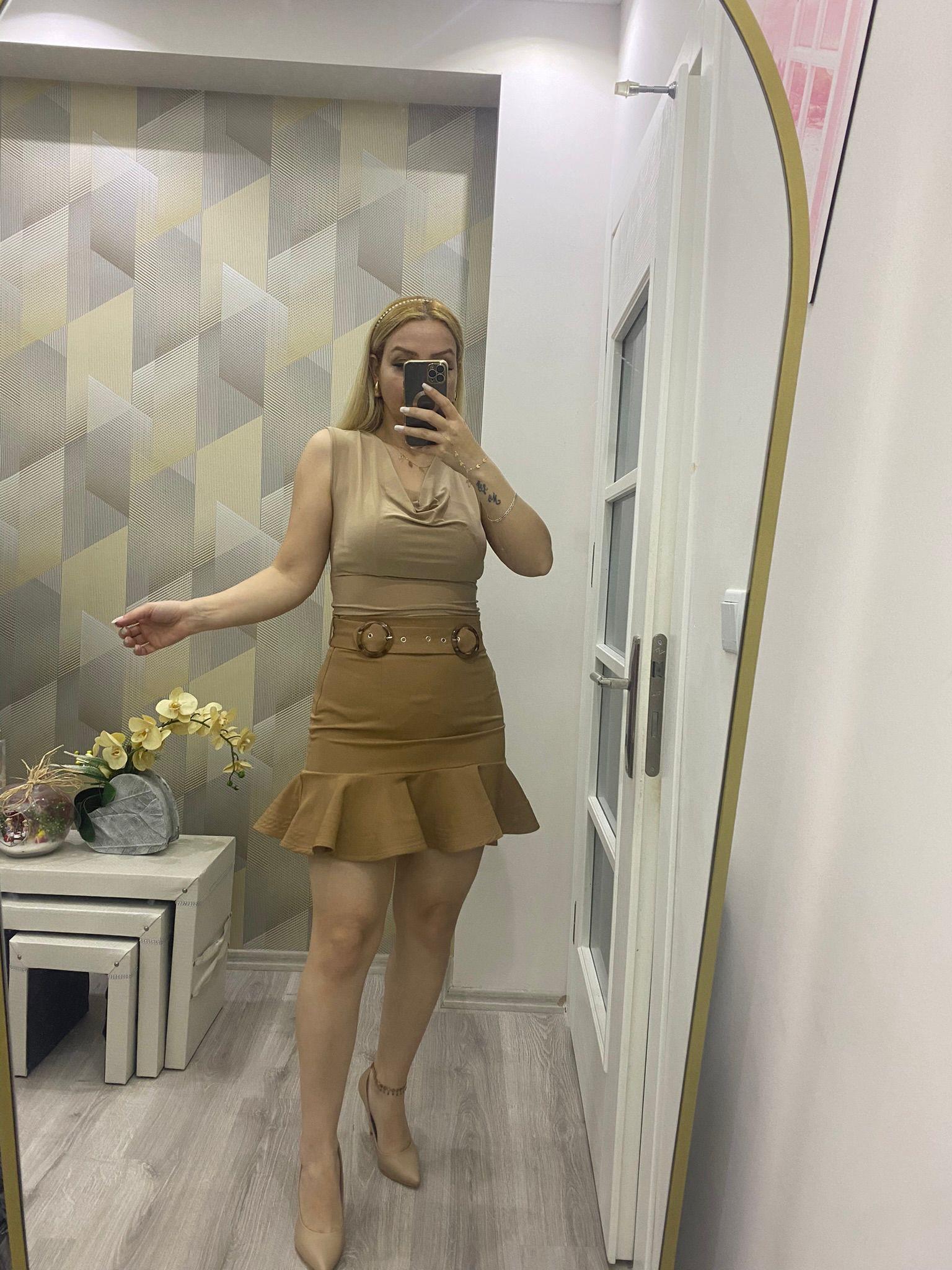 Degaje Yaka Sıfır Kol Bluz Bej