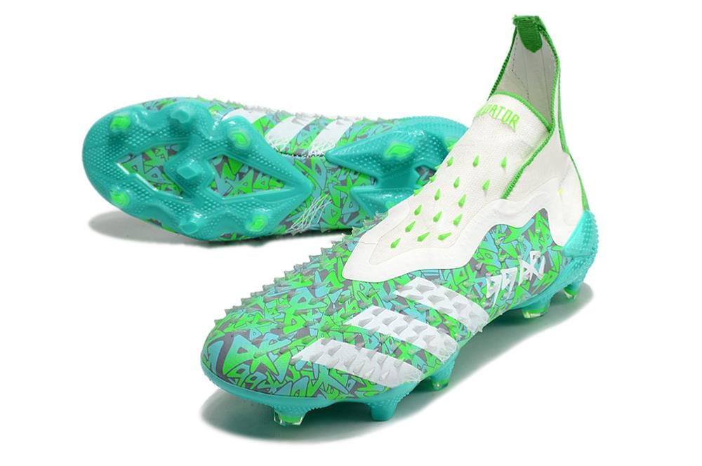 Predator Freak FG Yeşil İpsiz