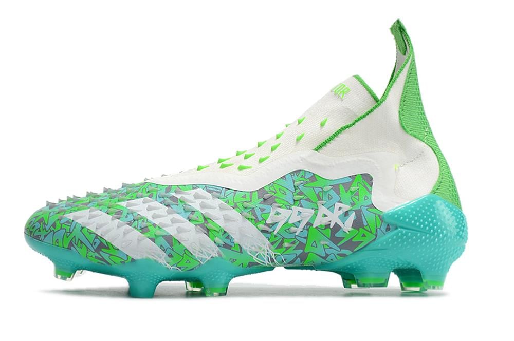 Predator Freak FG Yeşil İpsiz