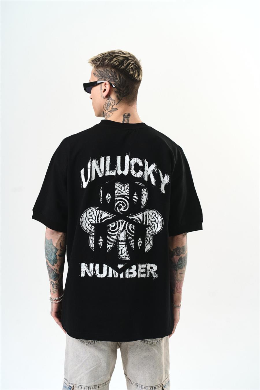 Unlucky Kabartma Detaylı Oversize T-shirt