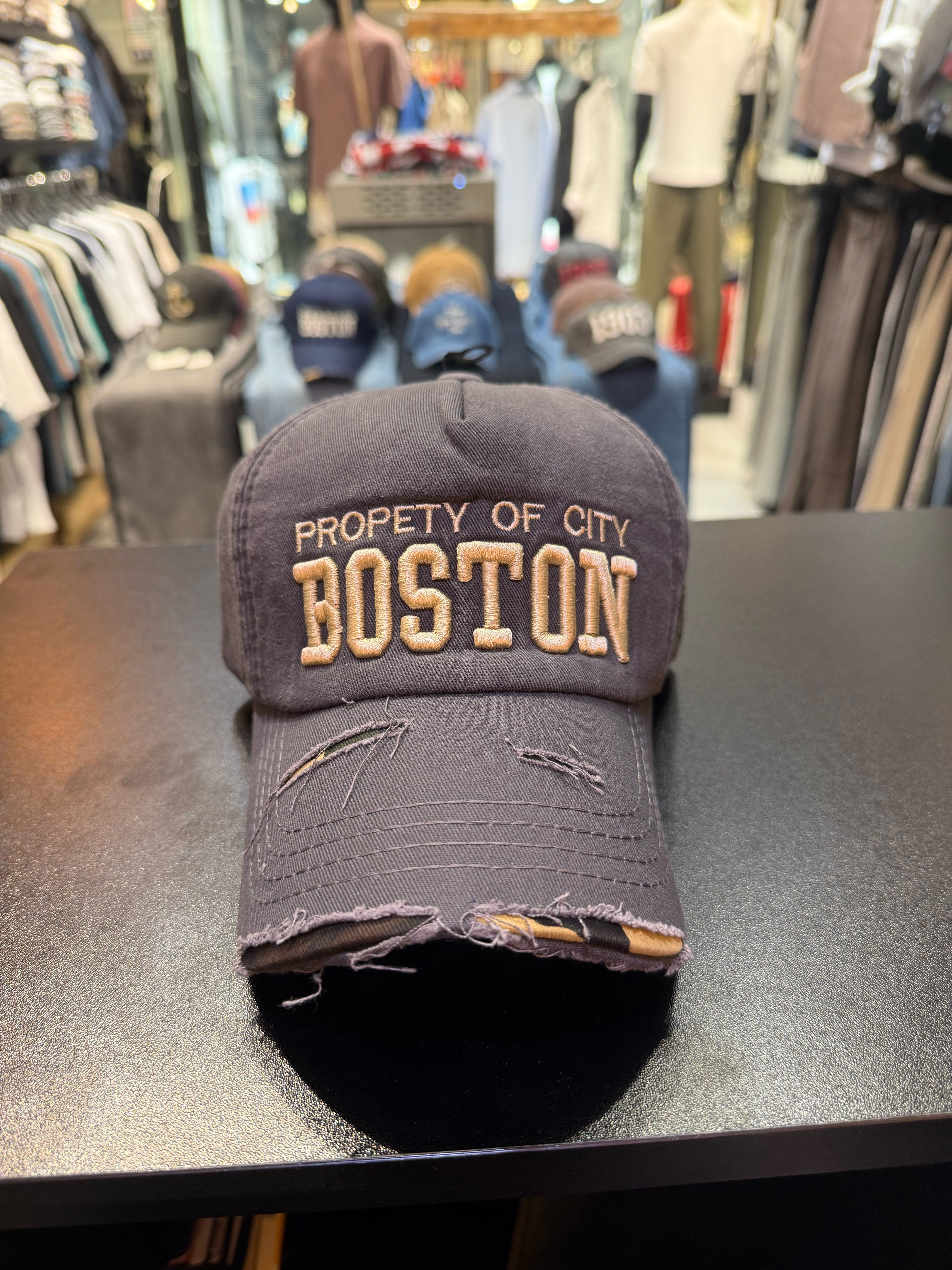 Yırtık Detaylı Boston Model Şapka