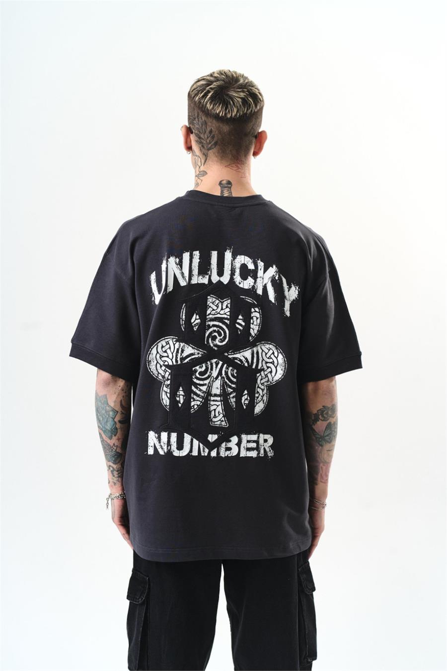 Unlucky Kabartma Detaylı Oversize T-shirt