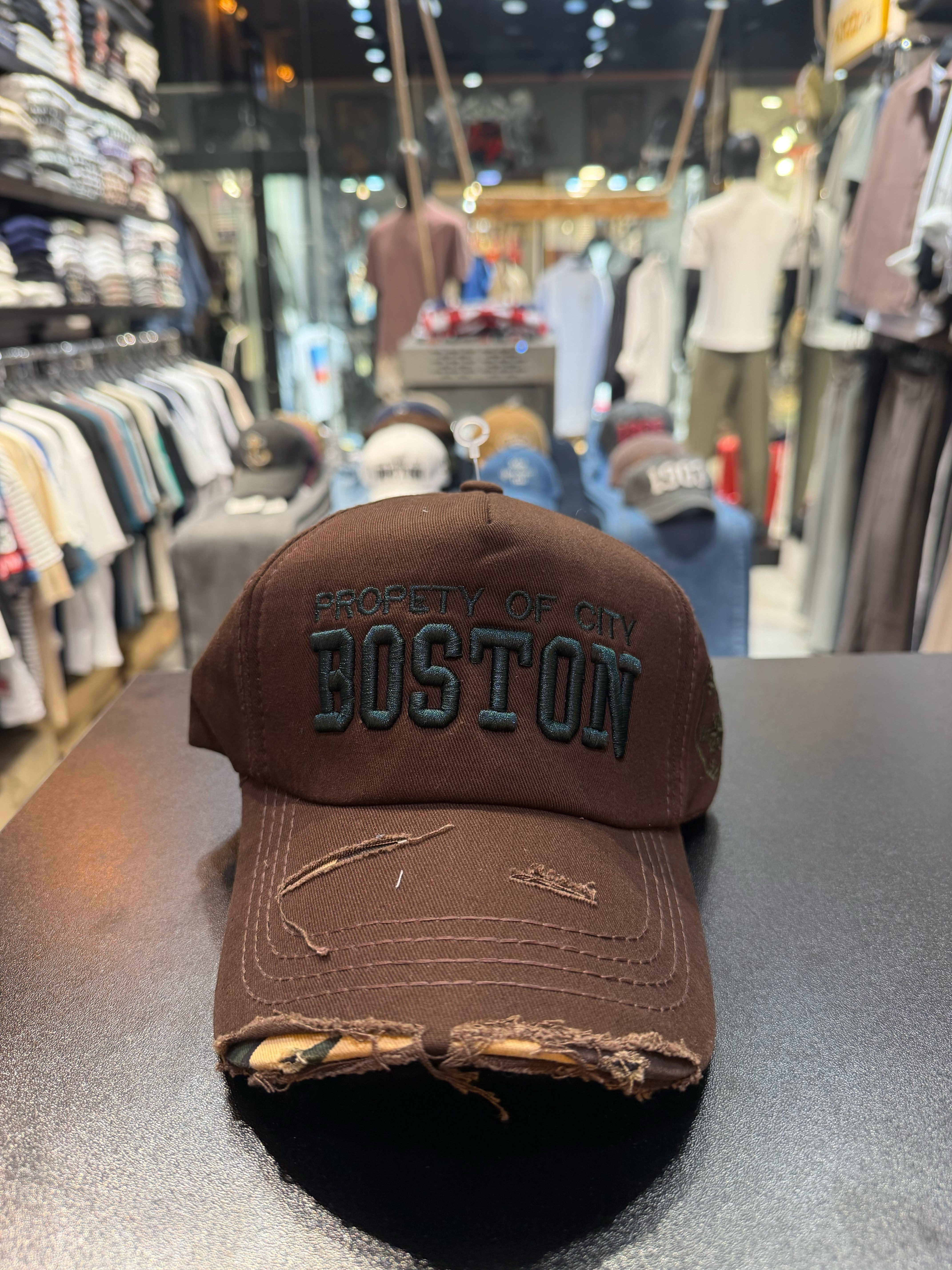 Yırtık Detaylı Boston Model Şapka