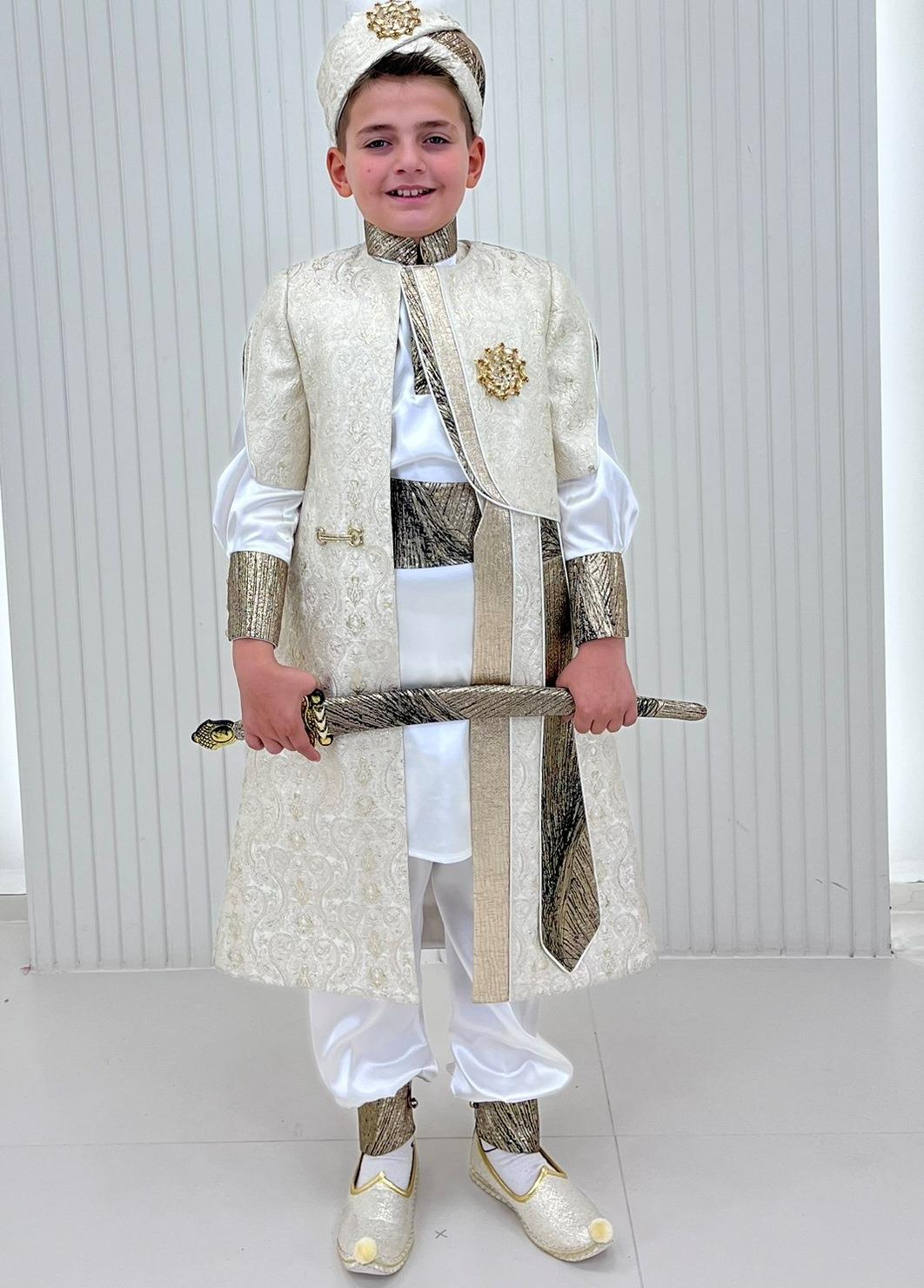 Brokar Kumaşlı Altın Broşlu Asil Kaftan Sünnet Kıyafeti