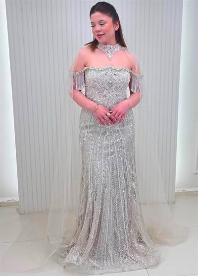 Taş Rengi Tasmalı Pelerinli Yakası Kristal Taşlı Sarkaçlı Tasarım Abiye Elbise