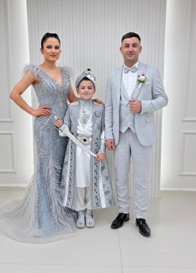 Omuzları Otrişli Gri İthal Abiye Gümüş Gri Kaftan Gri Damatlıklı Kombin Set 181