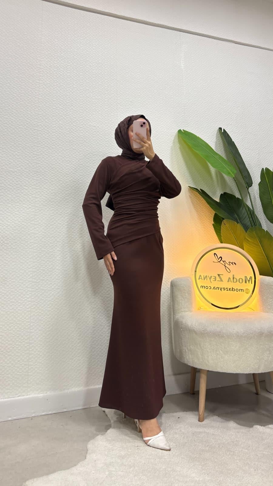 Nisa Önü Drapeli Tesettür Elbise Kahverengi