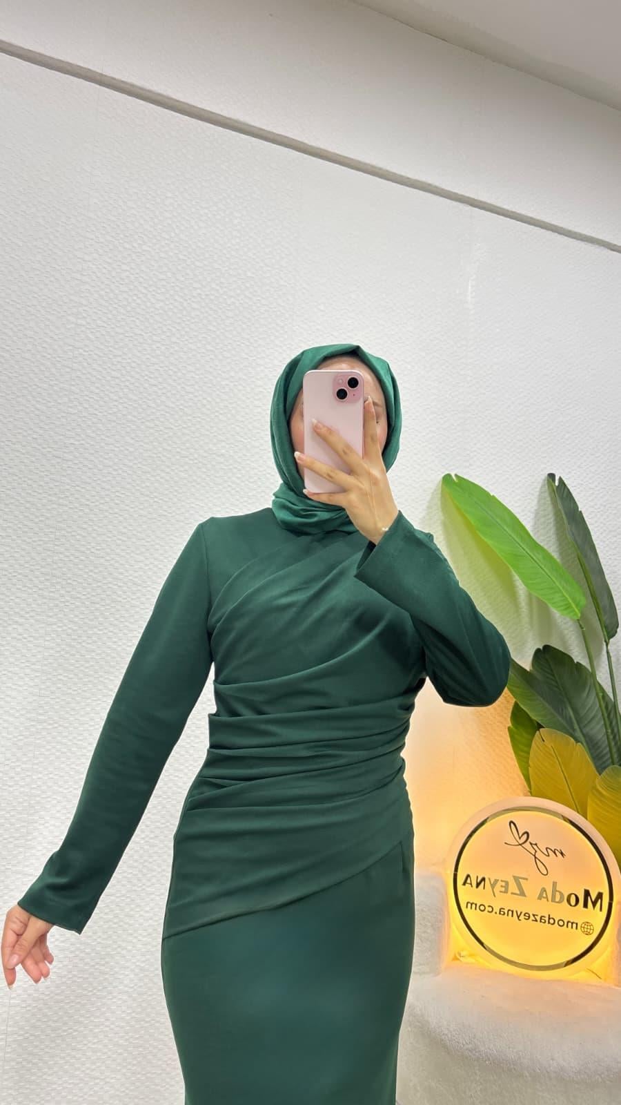 Nisa Önü Drapeli Tesettür Elbise Zümrüt Yeşili 