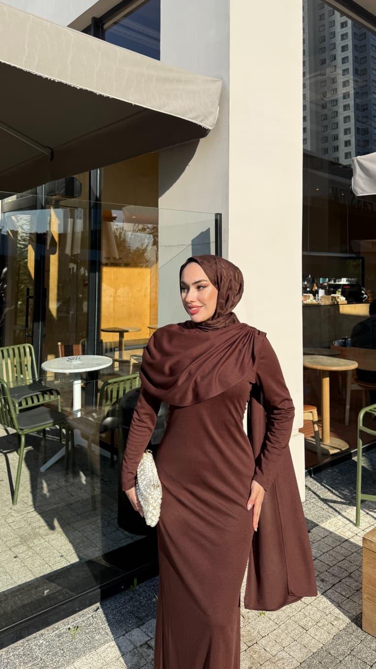 Pelerinli Scuba Elbise Kahverengi