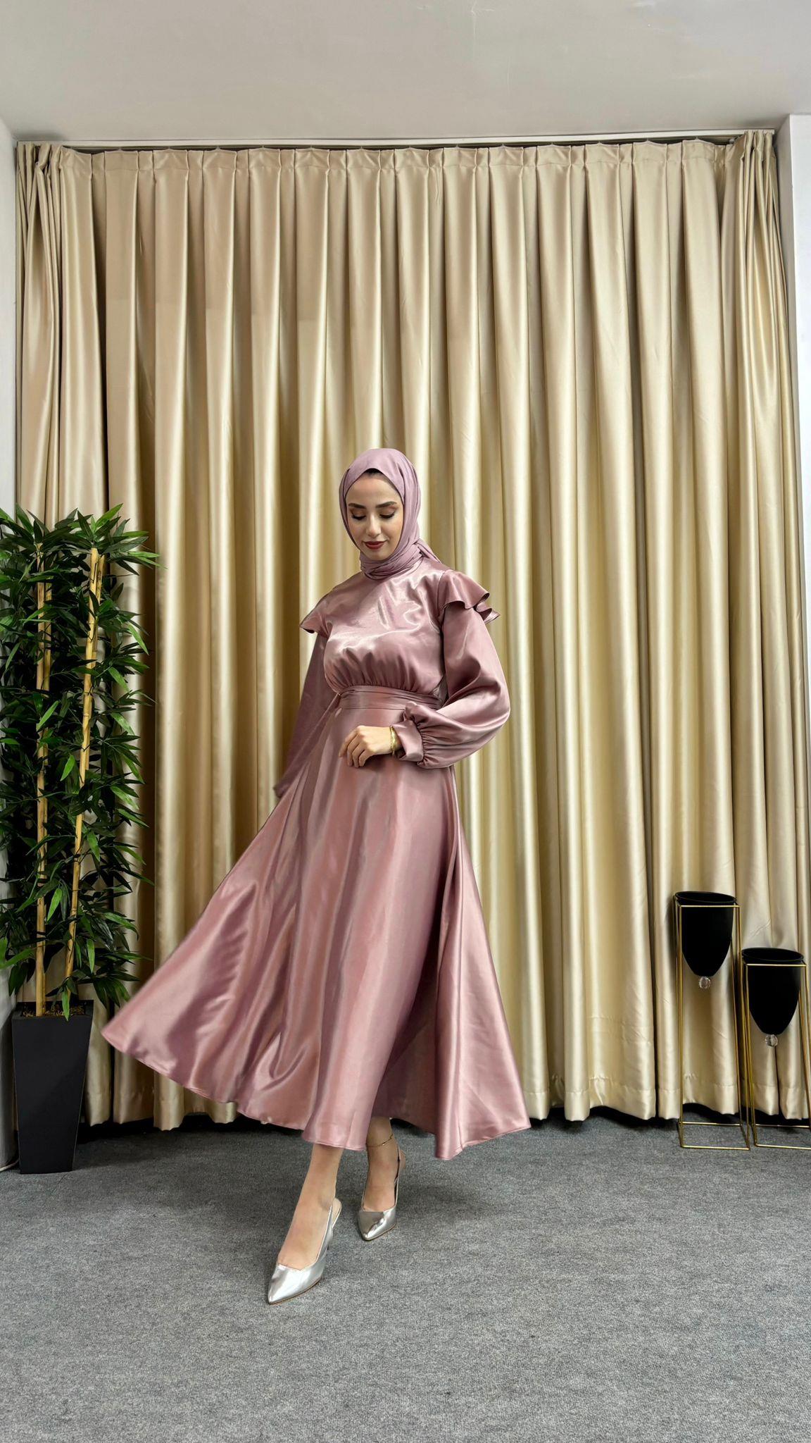 Sindy Saten Abiye Pudra