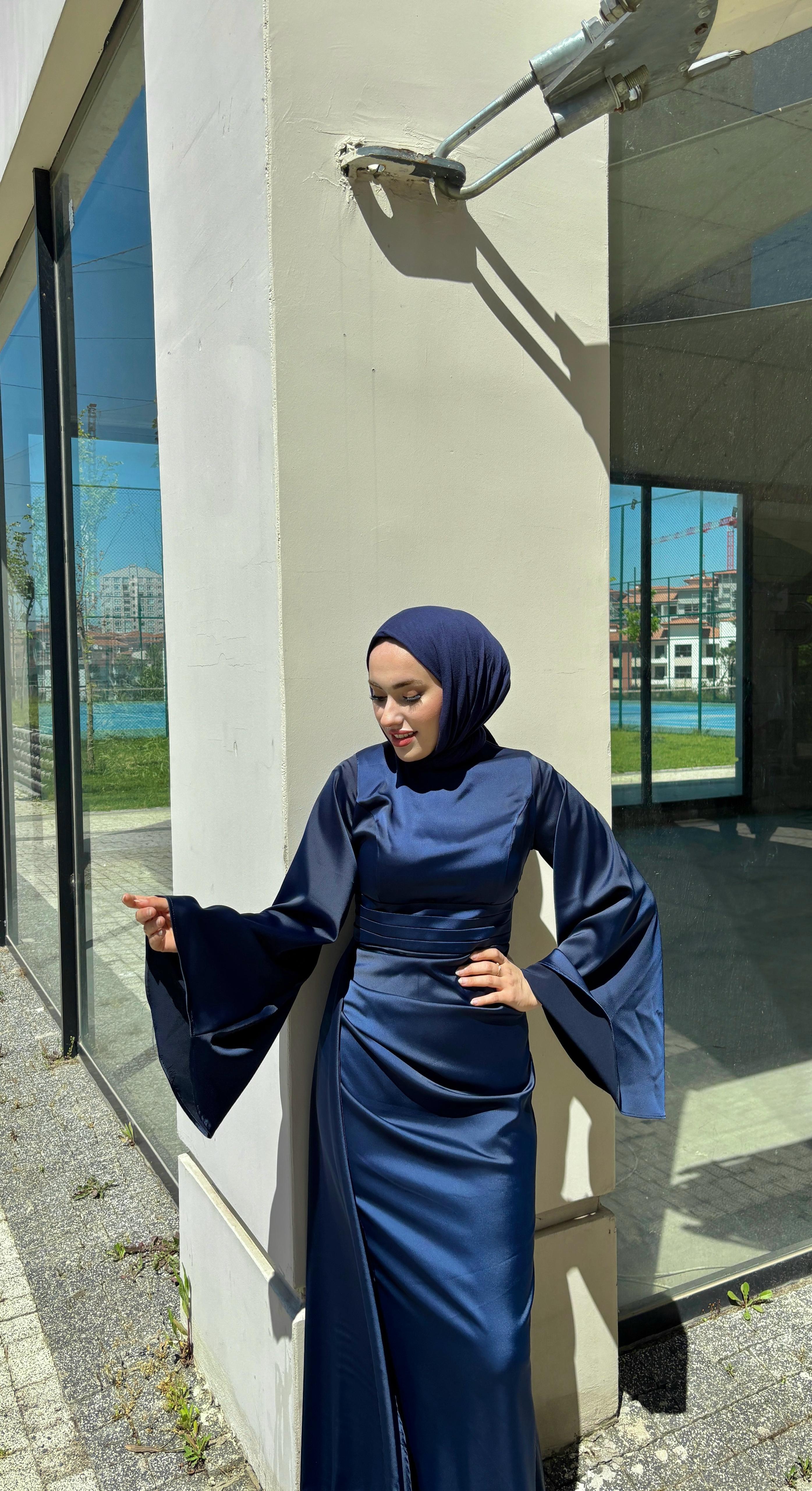 Zeyna Abiye Lacivert