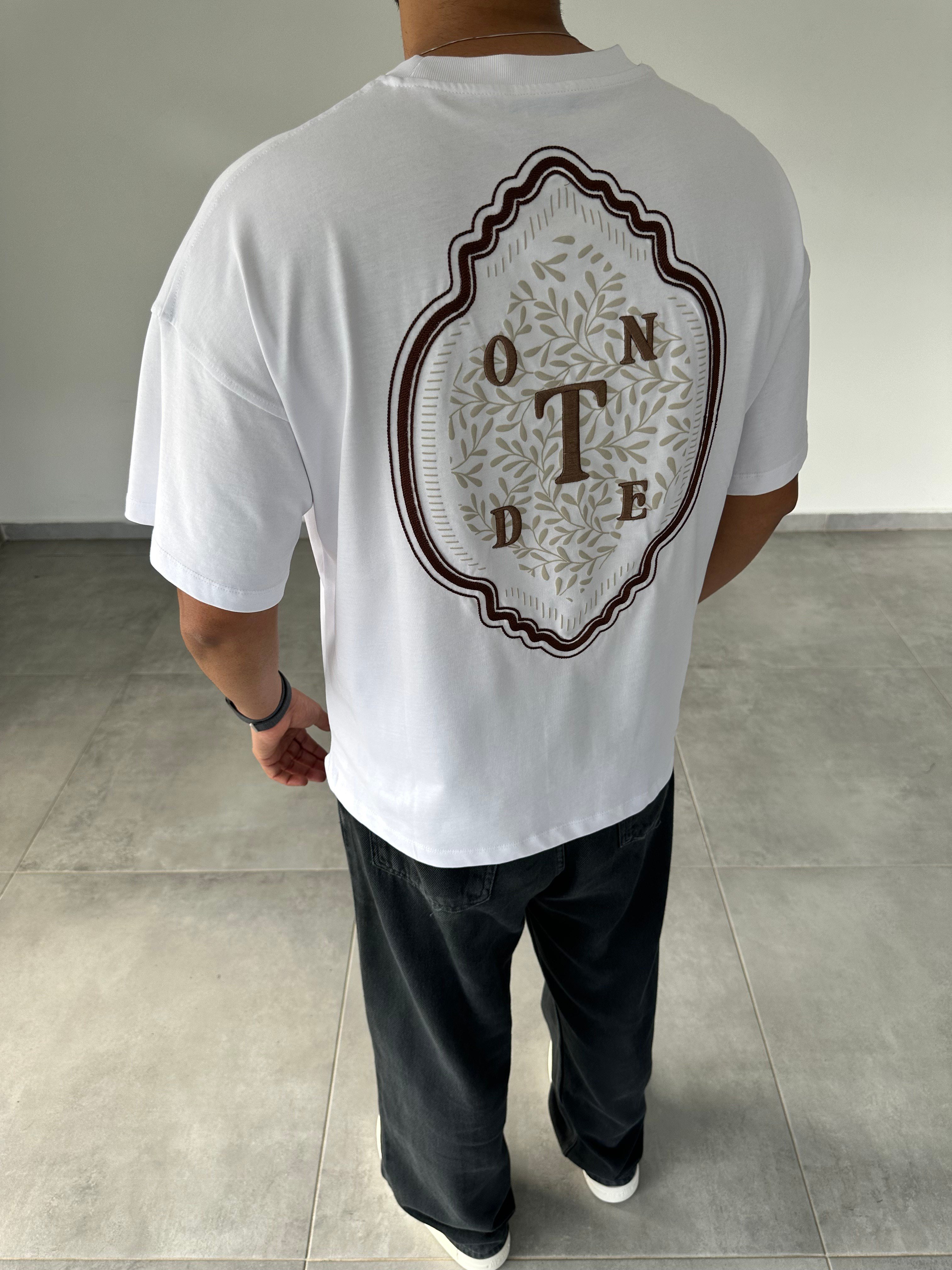 Beyaz Renk Nakış Ve Örme Harf Detaylı Oversize T-Shirt