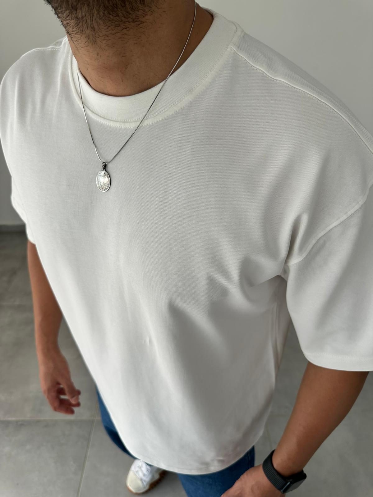 Beyaz Renk Oversize Kesim Basic T-Shirt