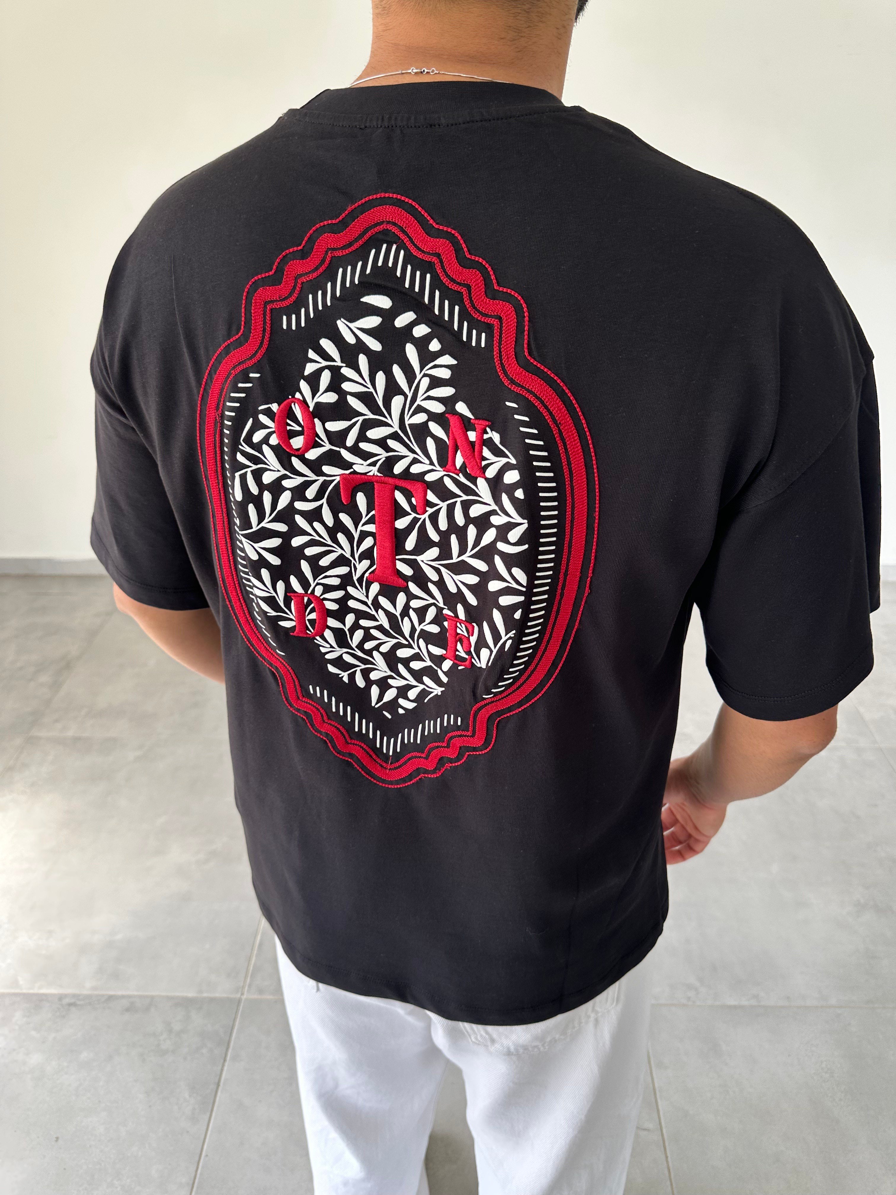 Siyah Renk Nakış Ve Örme Harf Detaylı Oversize T-Shirt