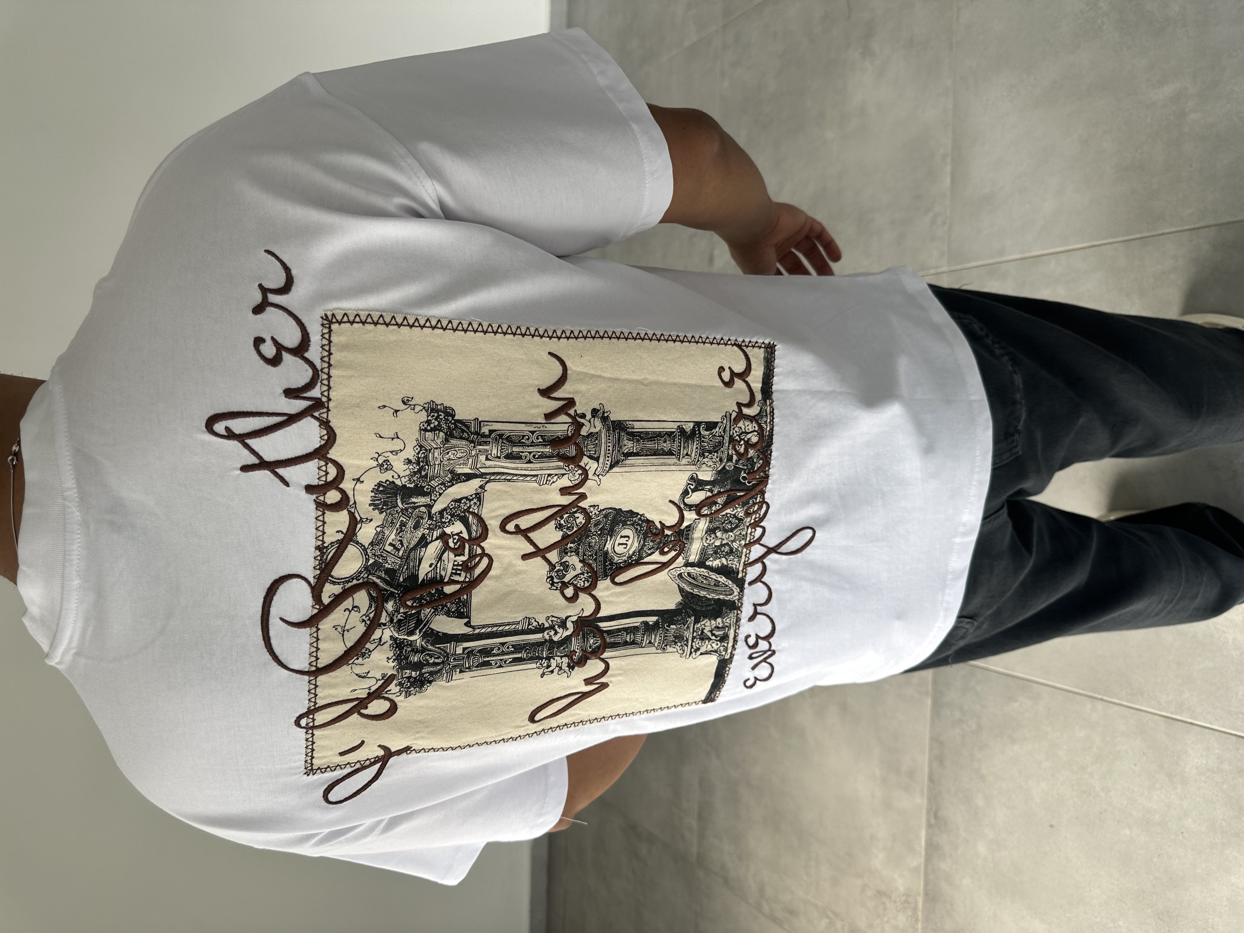 Beyaz Renk Rather Be Here Nakış Ve Pantch Detaylı Oversize T-Shirt