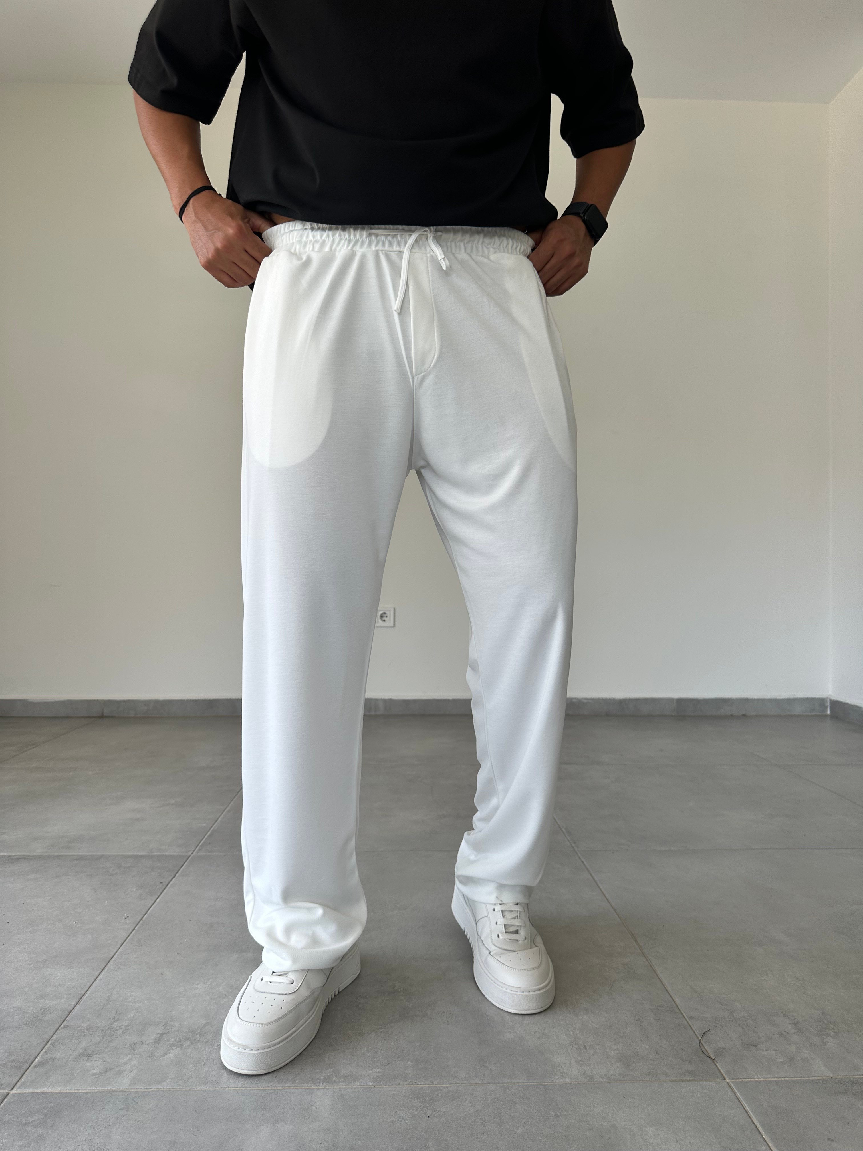 Beyaz Renk Oys Kumaş Rahat Kesim Baggy Pantolon