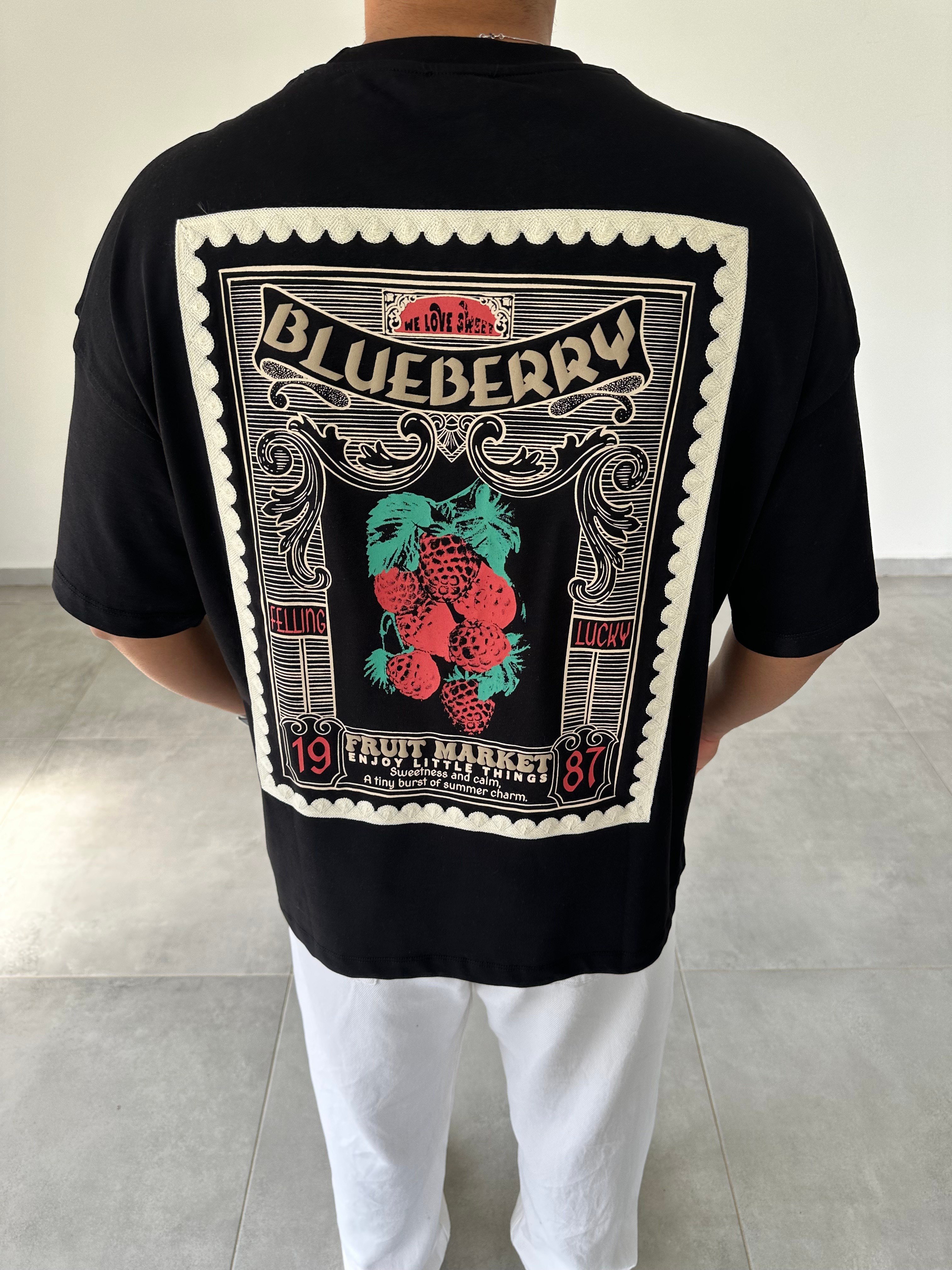 Siyah Renk Blueberry Nakış Ve Baskı Detaylı Oversize T-Shirt