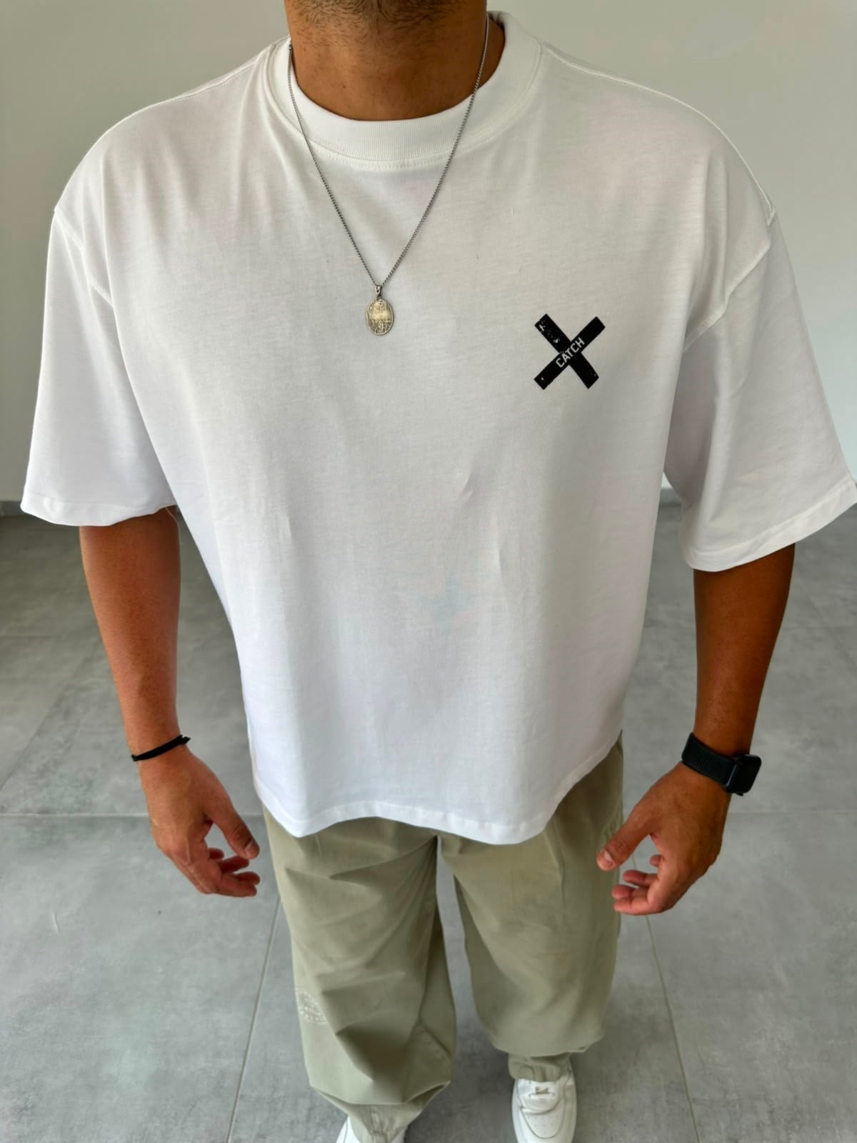 Beyaz Renk Catch Baskılı Crop Fit Oversize T-Shirt
